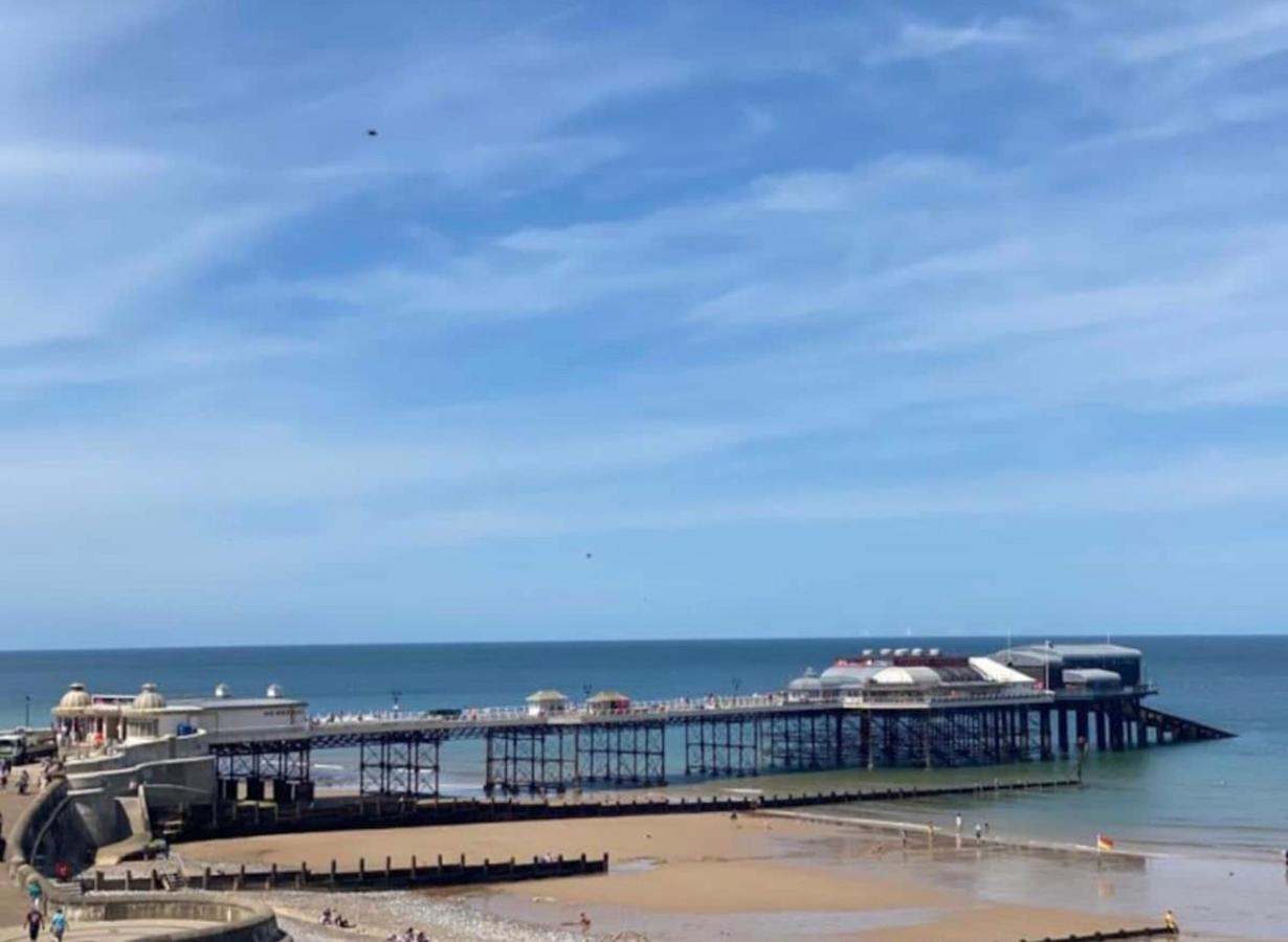 Sea View, Road, Holiday home